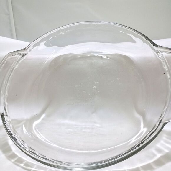 Vintage Anchor Hocking Ovenware 9" Deep Glass Pie Plate with Handles - Picture 2 of 2